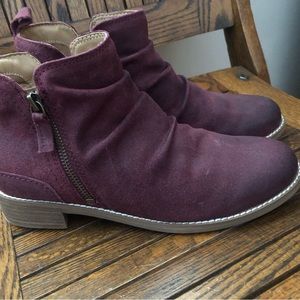 Earth shoes Nadya round toe casual booties size 8